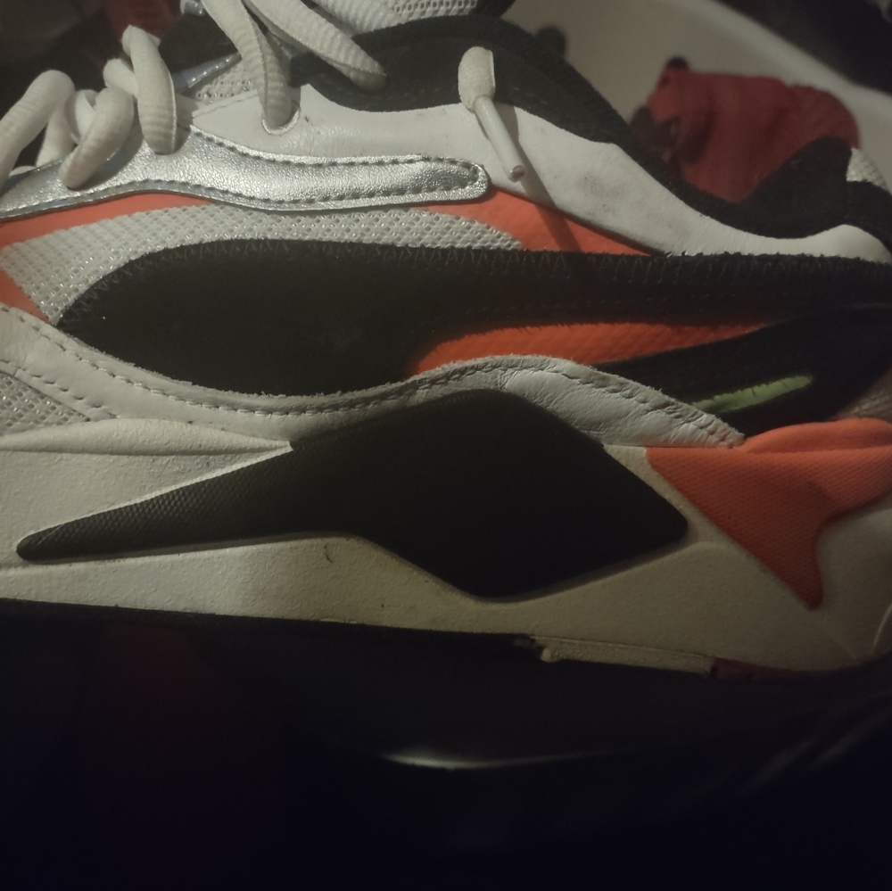 Shoes - Picture 5 of 9